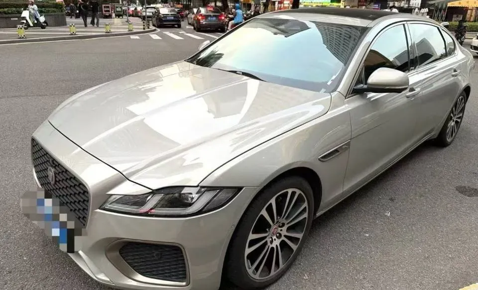 2024 Jaguar XFL 2.0T 300HP L4 8AT,autocango,china used car exporter,china ev exporter,chinese used car exporter,chinese used ev exporter