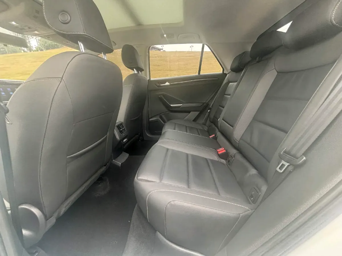 2022 Volkswagen T-Roc 1.4T 150HP L4 7DCT,autocango,china used car exporter,china ev exporter,chinese used car exporter,chinese used ev exporter