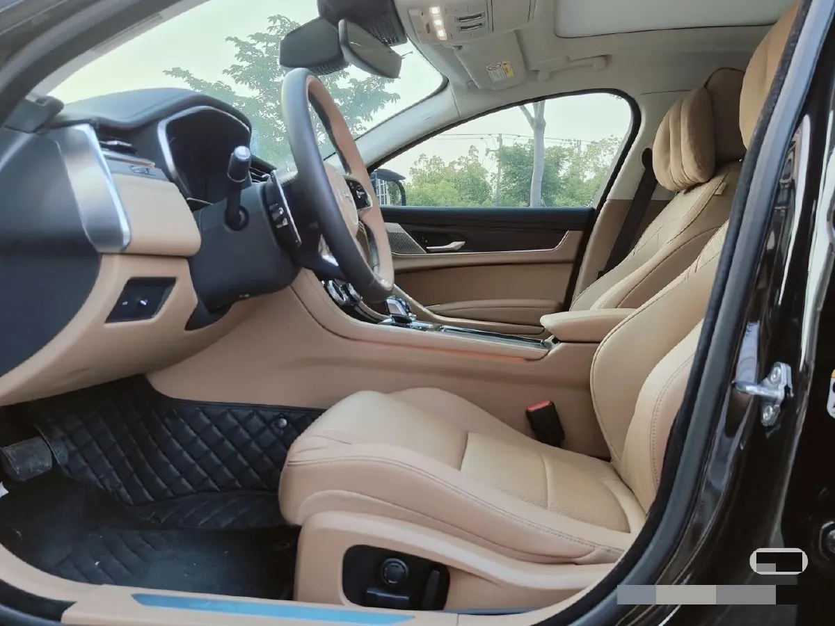 2024 Jaguar XFL 2.0T 250HP L4 8AT,autocango,china used car exporter,china ev exporter,chinese used car exporter,chinese used ev exporter