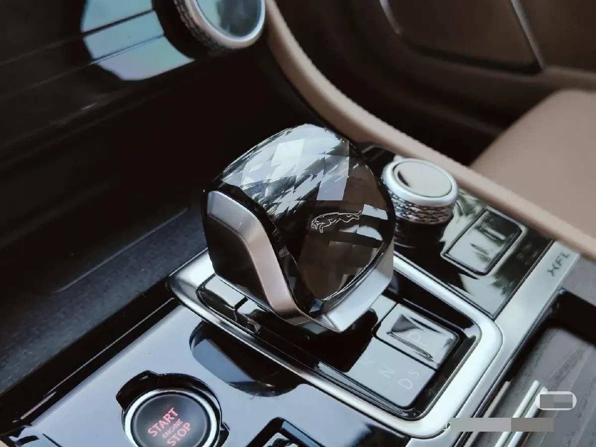 2024 Jaguar XFL 2.0T 250HP L4 8AT,autocango,china used car exporter,china ev exporter,chinese used car exporter,chinese used ev exporter