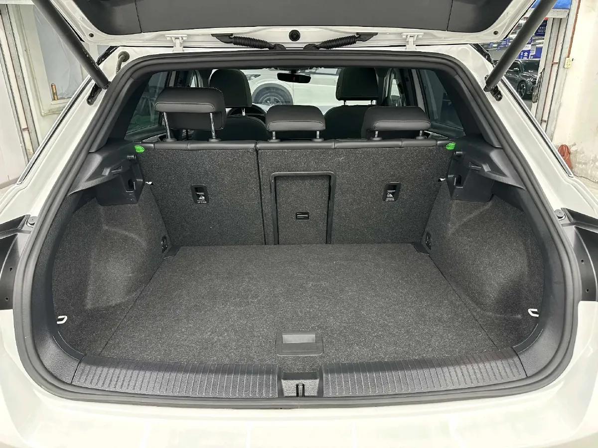 2022 Volkswagen T-Roc 1.4T 150HP L4 7DCT,autocango,china used car exporter,china ev exporter,chinese used car exporter,chinese used ev exporter