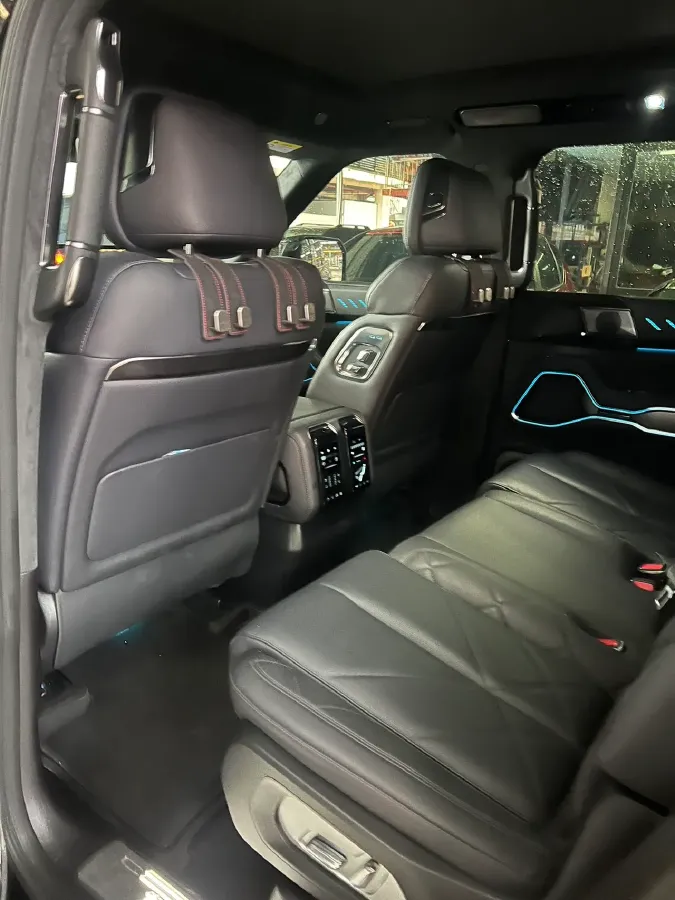 2025 FangChengBao Bao 8 2.0T 245HP L4 E-CVT PHEV 36.8KWH,autocango,china used car exporter,china ev exporter,chinese used car exporter,chinese used ev exporter