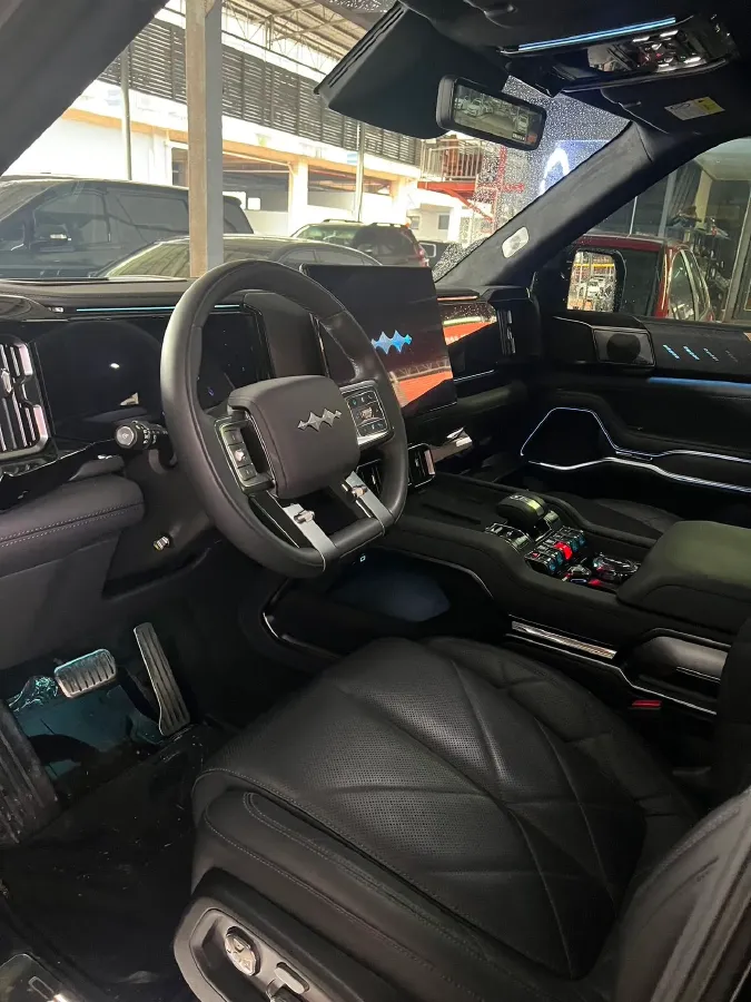 2025 FangChengBao Bao 8 2.0T 245HP L4 E-CVT PHEV 36.8KWH,autocango,china used car exporter,china ev exporter,chinese used car exporter,chinese used ev exporter