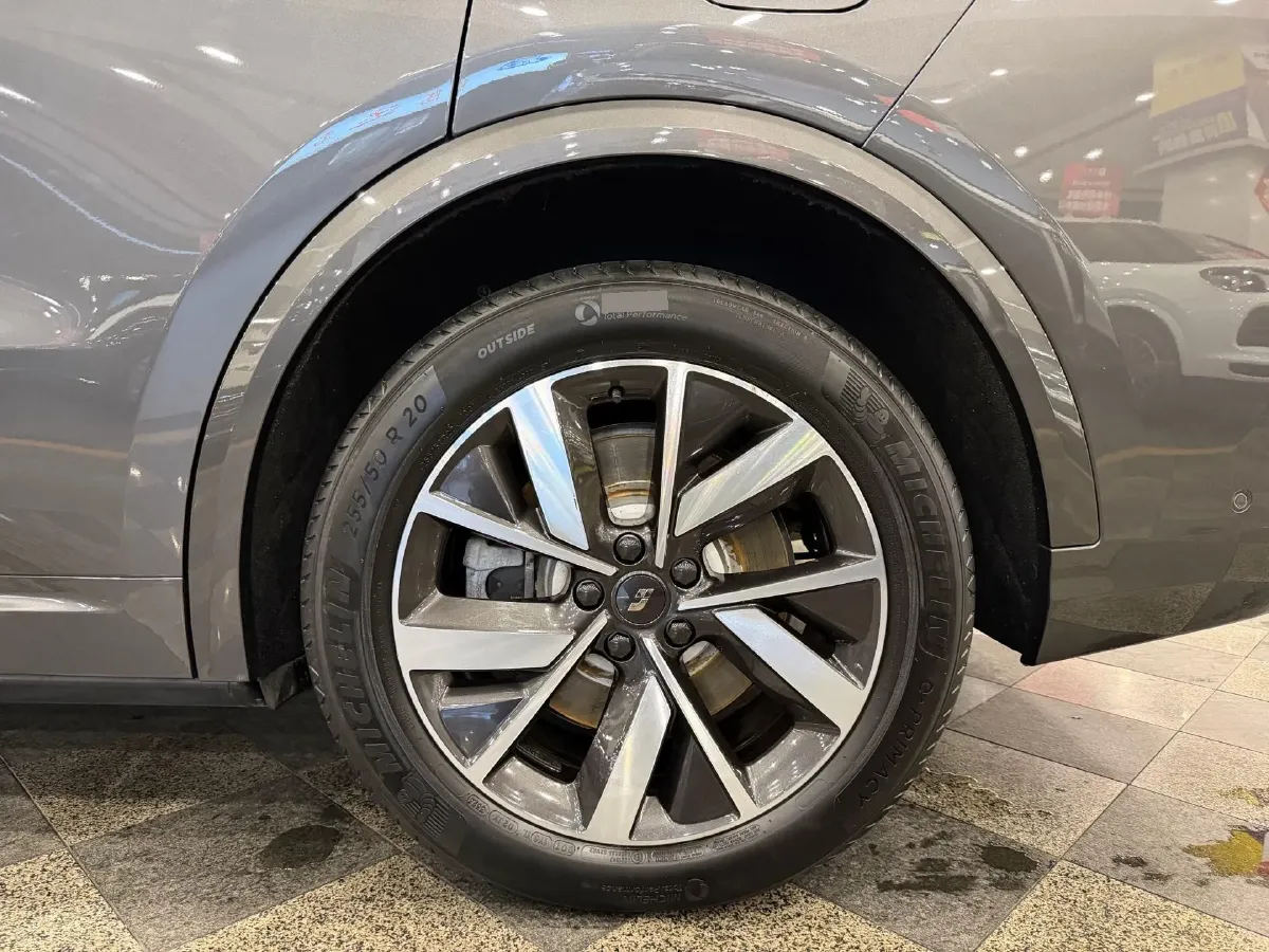 2023 Li L8 Range Extended 154HP REEV 40.9KWH,autocango,china used car exporter,china ev exporter,chinese used car exporter,chinese used ev exporter