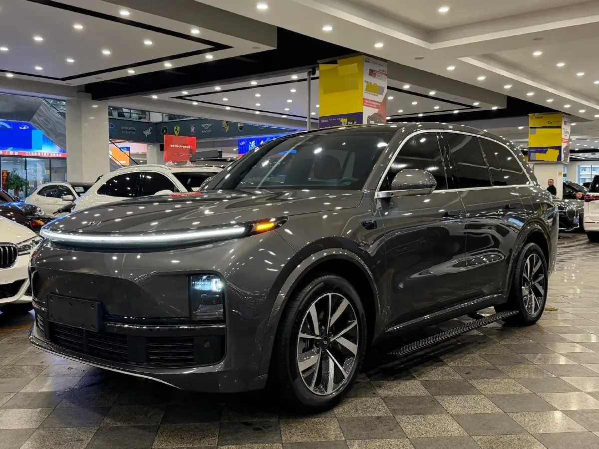 2023 Li L8 Range Extended 154HP REEV 40.9KWH,autocango,china used car exporter,china ev exporter,chinese used car exporter,chinese used ev exporter
