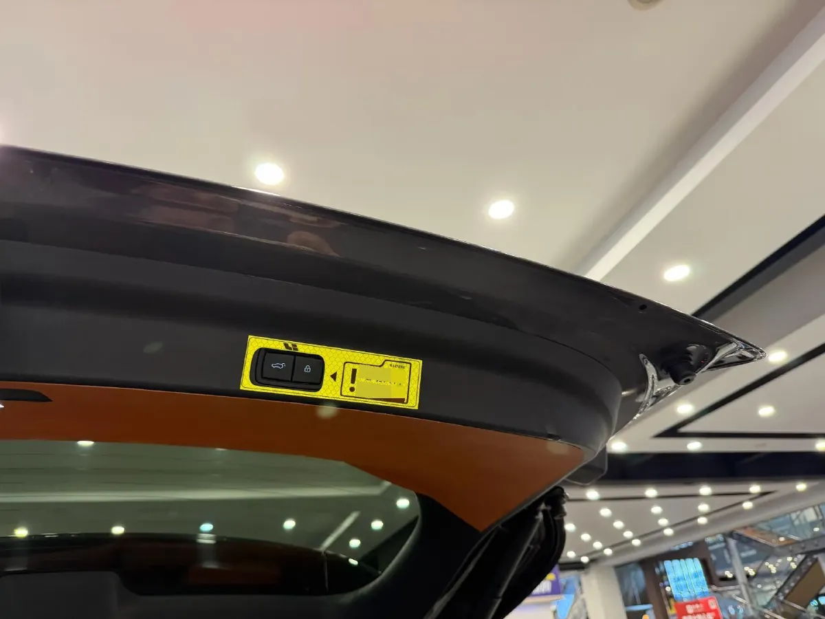 2023 Li L8 Range Extended 154HP REEV 40.9KWH,autocango,china used car exporter,china ev exporter,chinese used car exporter,chinese used ev exporter