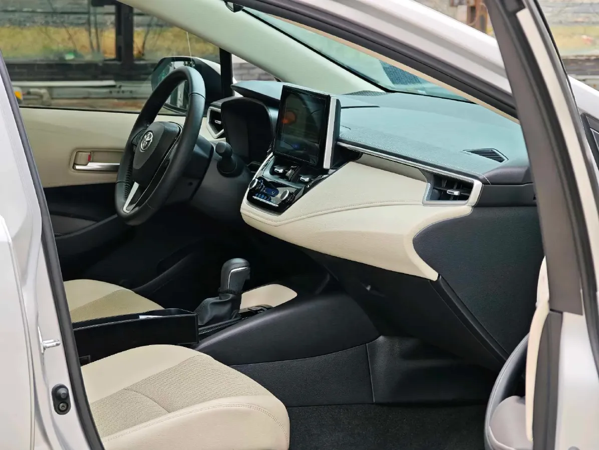 2021 Toyota Corolla 1.2T 116HP L4 CVT,autocango,china used car exporter,china ev exporter,chinese used car exporter,chinese used ev exporter