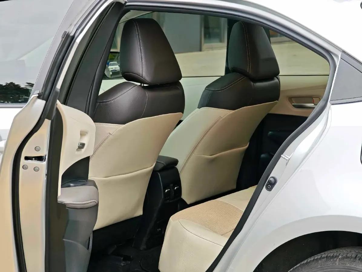 2021 Toyota Corolla 1.2T 116HP L4 CVT,autocango,china used car exporter,china ev exporter,chinese used car exporter,chinese used ev exporter