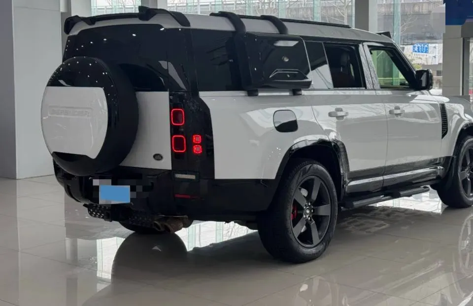 2023 Land Rover Defender 3.0T 400HP L6 8AT,autocango,china used car exporter,china ev exporter,chinese used car exporter,chinese used ev exporter
