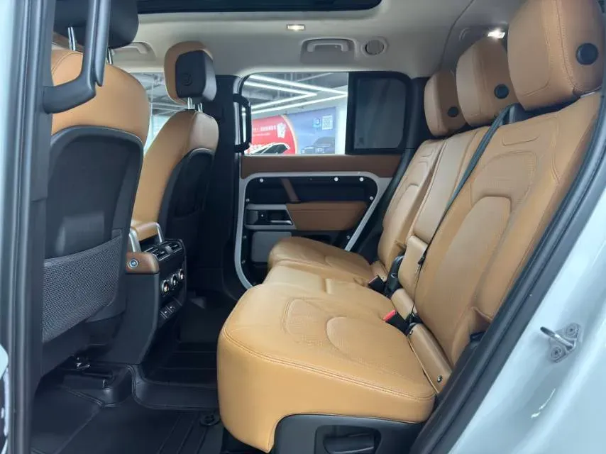 2023 Land Rover Defender 3.0T 400HP L6 8AT,autocango,china used car exporter,china ev exporter,chinese used car exporter,chinese used ev exporter