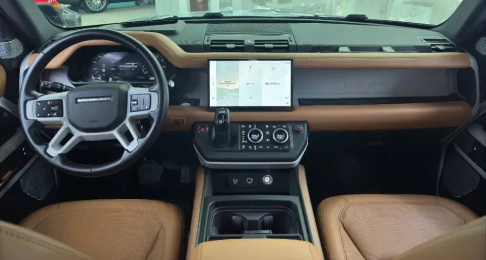 2023 Land Rover Defender 3.0T 400HP L6 8AT,autocango,china used car exporter,china ev exporter,chinese used car exporter,chinese used ev exporter