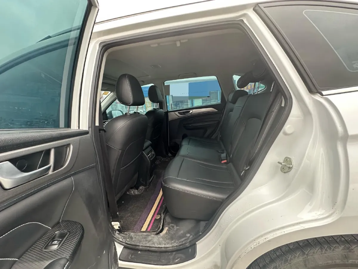 2021 Haval M6 1.5T 150HP L4 7DCT,autocango,china used car exporter,china ev exporter,chinese used car exporter,chinese used ev exporter