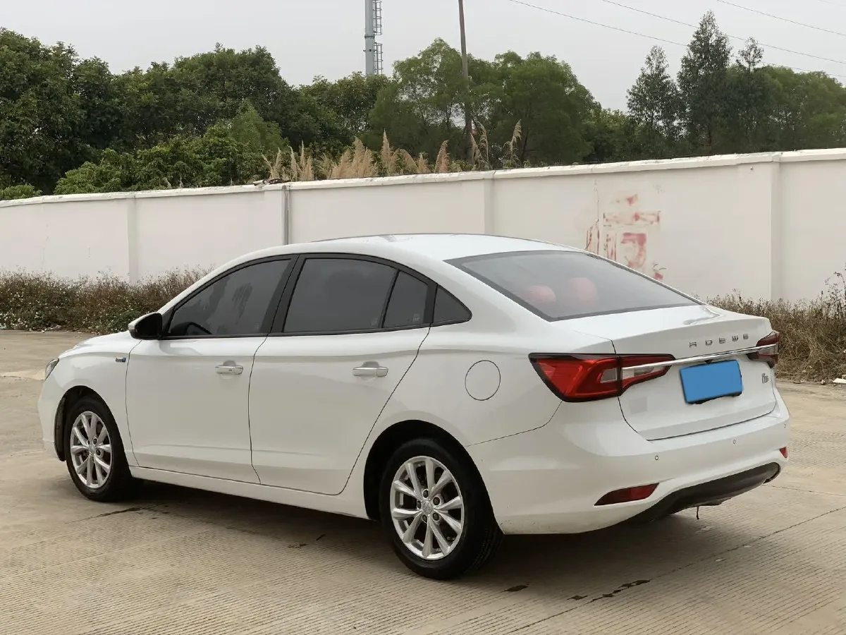 2020 Roewe i5 1.5L 120HP L4 CVT,autocango,china used car exporter,china ev exporter,chinese used car exporter,chinese used ev exporter