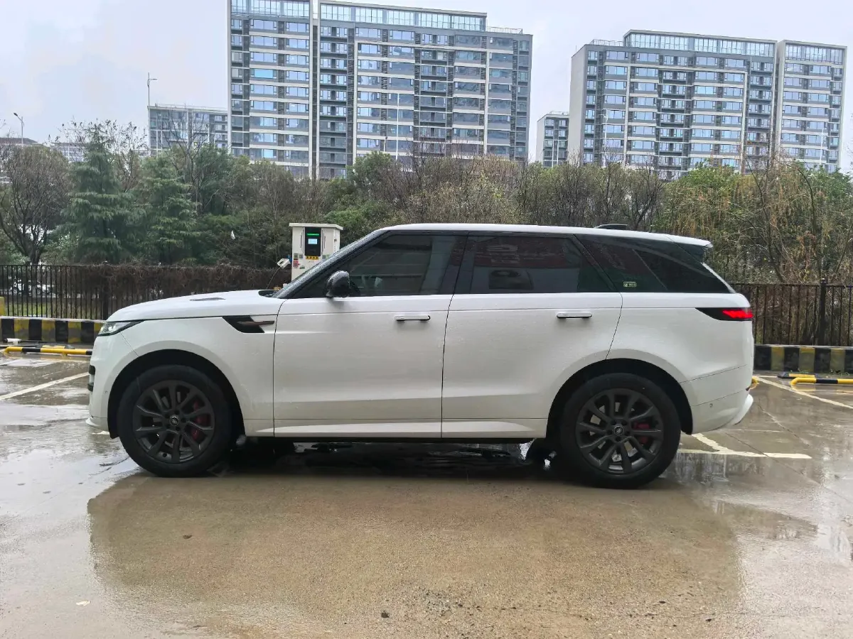 2024 Land Rover Range Rover Sport 3.0T 400HP L6 8AT,autocango,china used car exporter,china ev exporter,chinese used car exporter,chinese used ev exporter