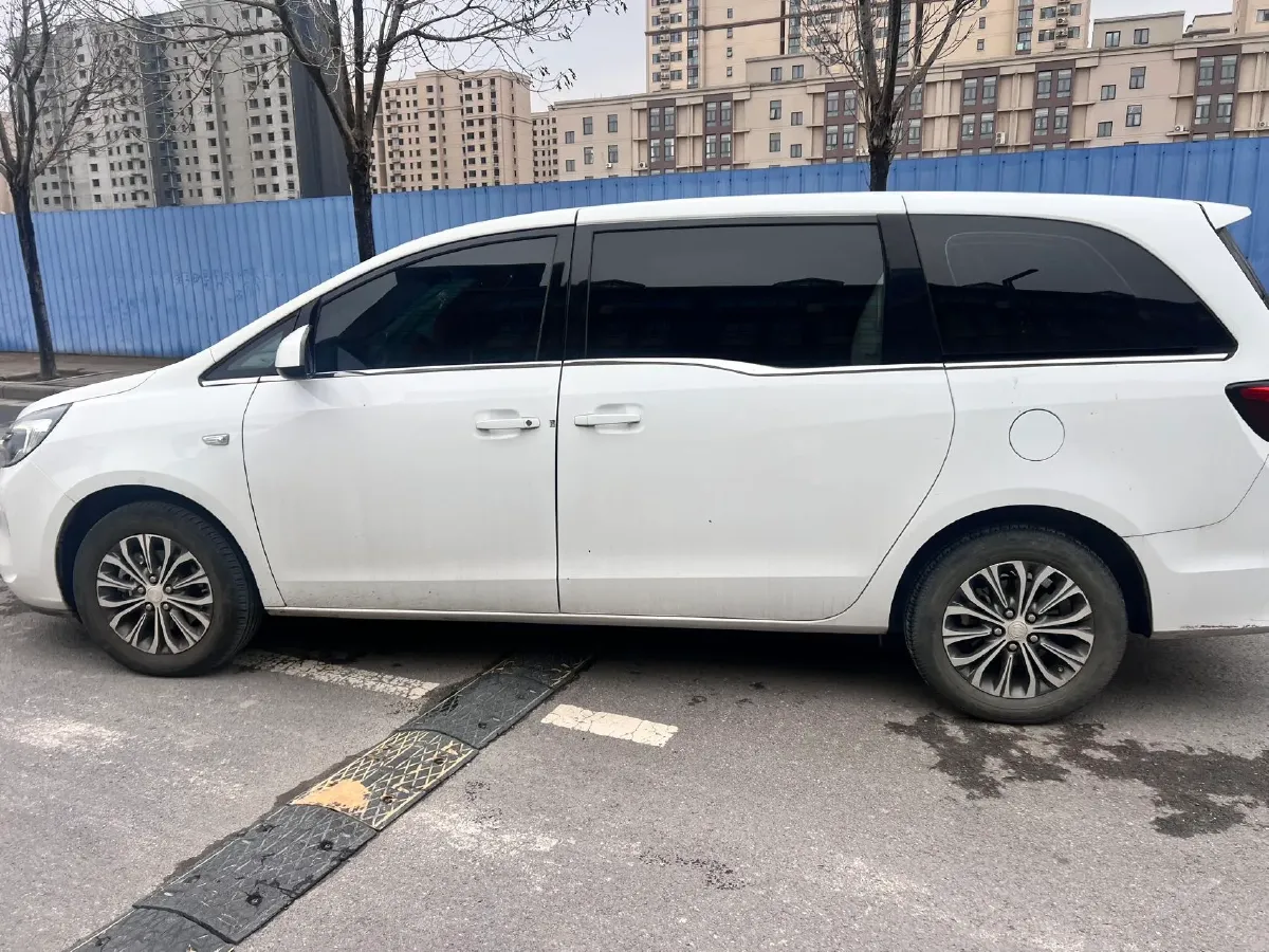 2022 Buick GL8 2.0T 237HP L4 9AT,autocango,china used car exporter,china ev exporter,chinese used car exporter,chinese used ev exporter