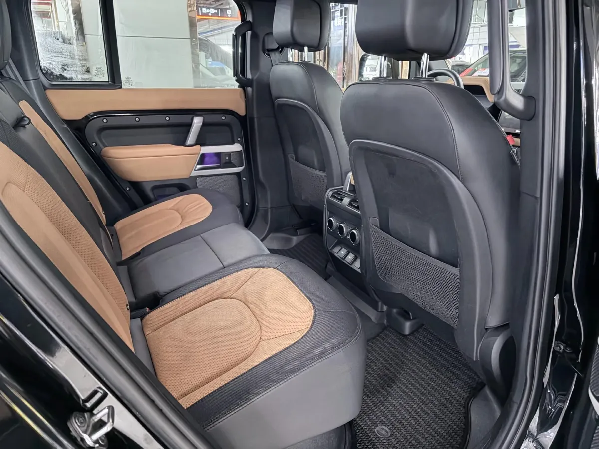 2023 Land Rover Defender 3.0T 400HP L6 8AT,autocango,china used car exporter,china ev exporter,chinese used car exporter,chinese used ev exporter