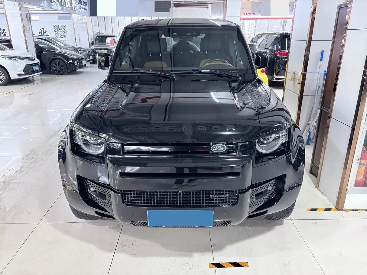 2023 Land Rover Defender 3.0T 400HP L6 8AT,autocango,china used car exporter,china ev exporter,chinese used car exporter,chinese used ev exporter