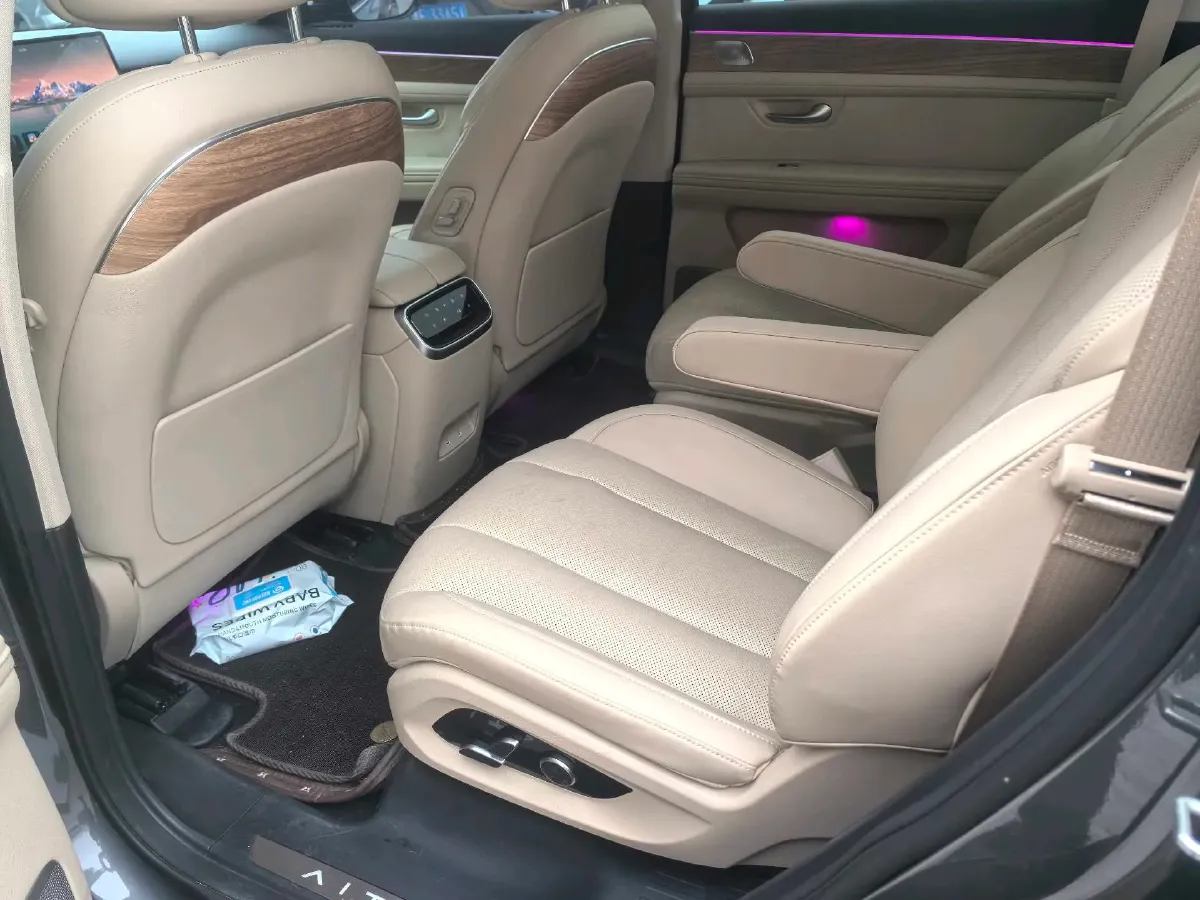 2022 Volvo S60 2.0T 197HP L4 8AT,autocango,china used car exporter,china ev exporter,chinese used car exporter,chinese used ev exporter