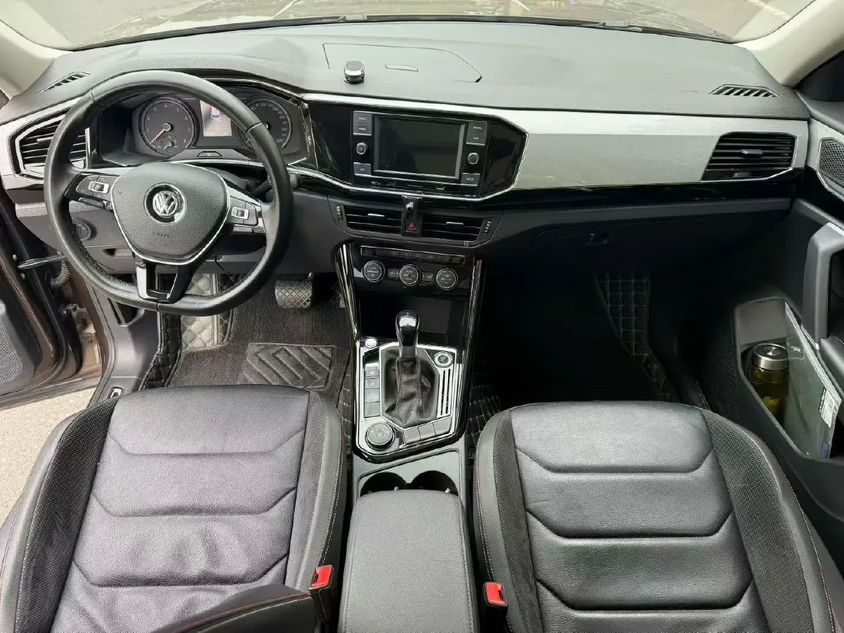 2019 MINI CLUBMAN 1.5T 102HP L3 6AT,autocango,china used car exporter,china ev exporter,chinese used car exporter,chinese used ev exporter