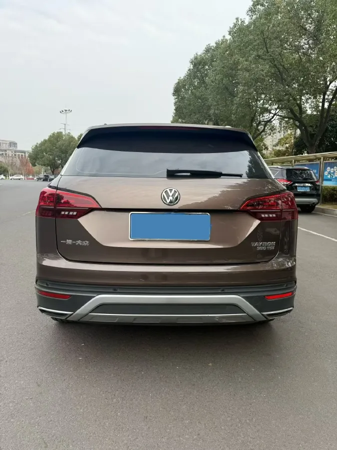 2019 MINI CLUBMAN 1.5T 102HP L3 6AT,autocango,china used car exporter,china ev exporter,chinese used car exporter,chinese used ev exporter