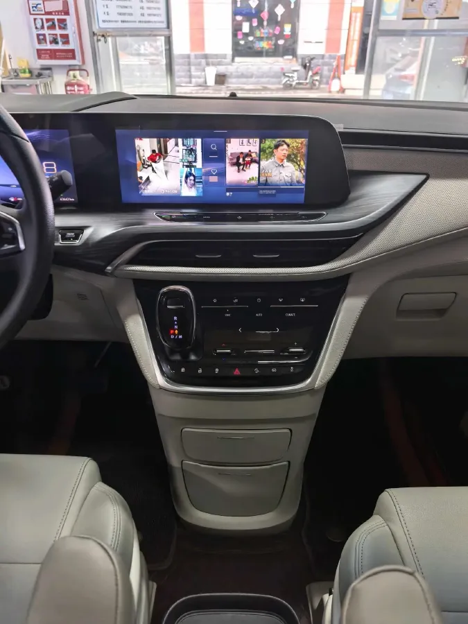 2023 Buick GL8 2.0T 237HP L4 9AT,autocango,china used car exporter,china ev exporter,chinese used car exporter,chinese used ev exporter