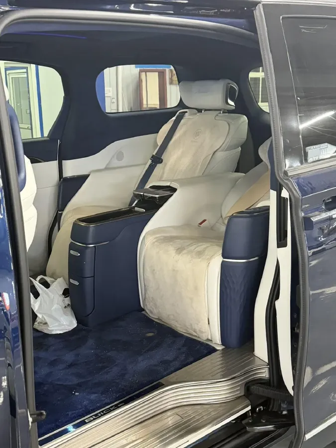 2020 Buick GL8 2.0T 237HP L4 9AT,autocango,china used car exporter,china ev exporter,chinese used car exporter,chinese used ev exporter