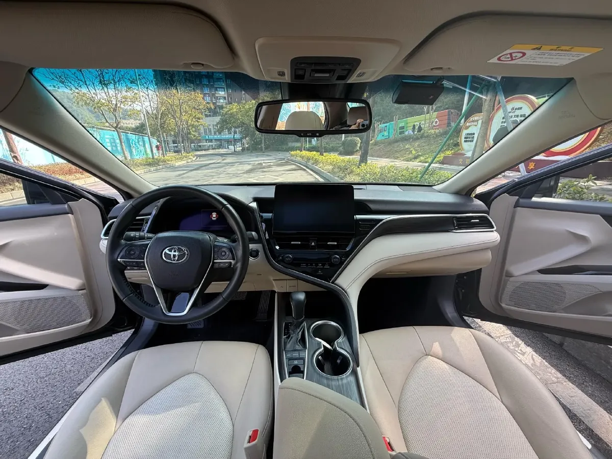 2021 Toyota Camry 2.5L 209HP L4 8AT,autocango,china used car exporter,china ev exporter,chinese used car exporter,chinese used ev exporter