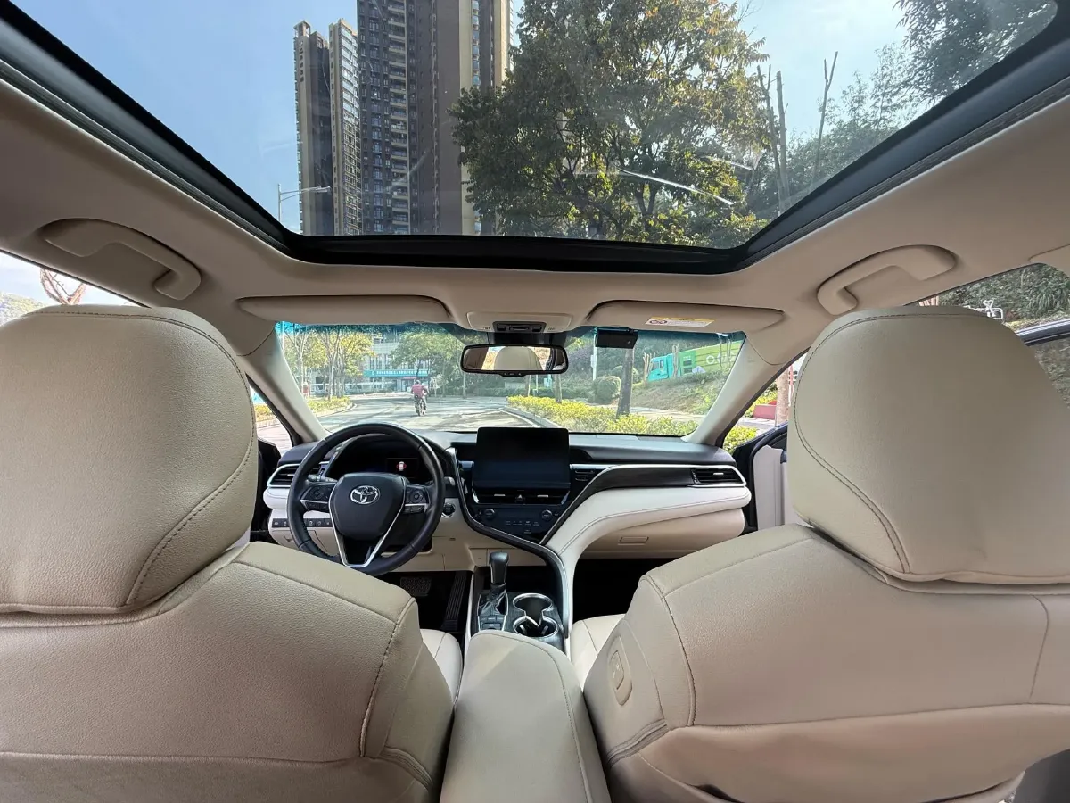 2021 Toyota Camry 2.5L 209HP L4 8AT,autocango,china used car exporter,china ev exporter,chinese used car exporter,chinese used ev exporter