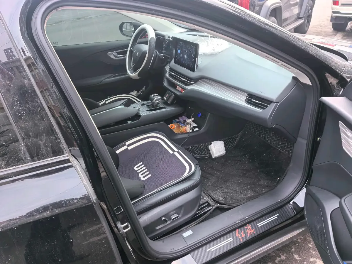 2024 HongQi E-QM5 BEV 72KWH,autocango,china used car exporter,china ev exporter,chinese used car exporter,chinese used ev exporter