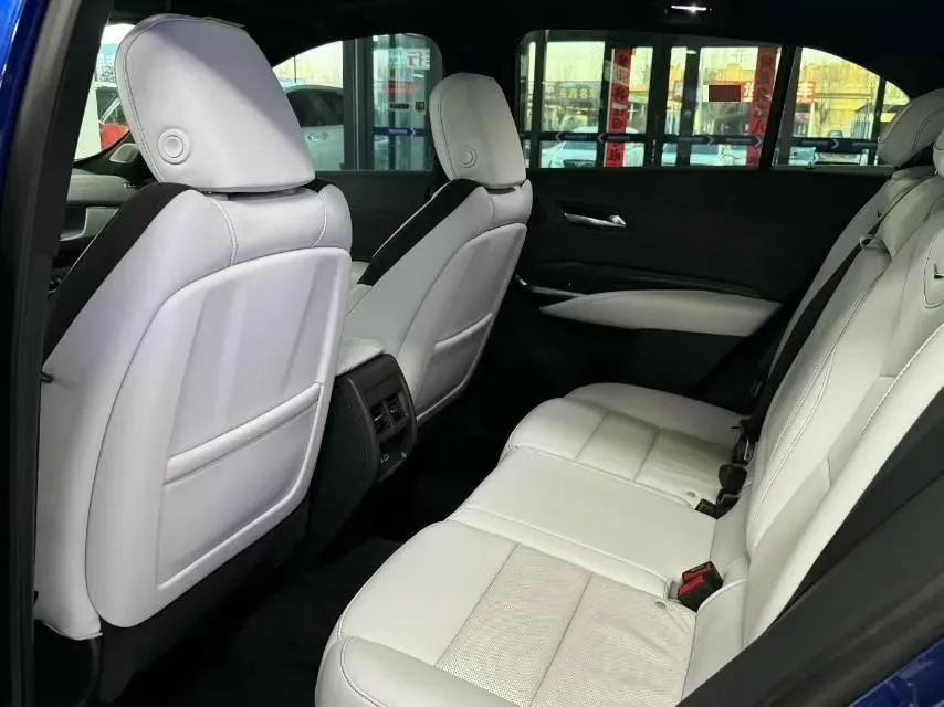 2024 Cadillac XT4 2.0T 237HP L4 9AT,autocango,china used car exporter,china ev exporter,chinese used car exporter,chinese used ev exporter