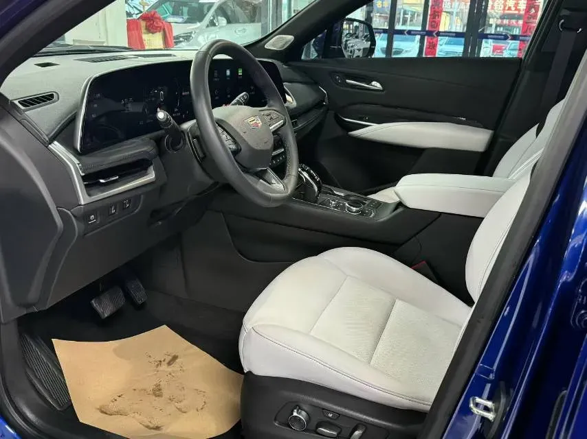 2024 Cadillac XT4 2.0T 237HP L4 9AT,autocango,china used car exporter,china ev exporter,chinese used car exporter,chinese used ev exporter