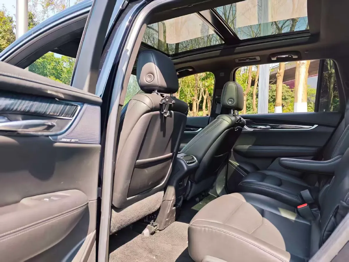 2021 Cadillac XT4 2.0T 237HP L4 9AT,autocango,china used car exporter,china ev exporter,chinese used car exporter,chinese used ev exporter