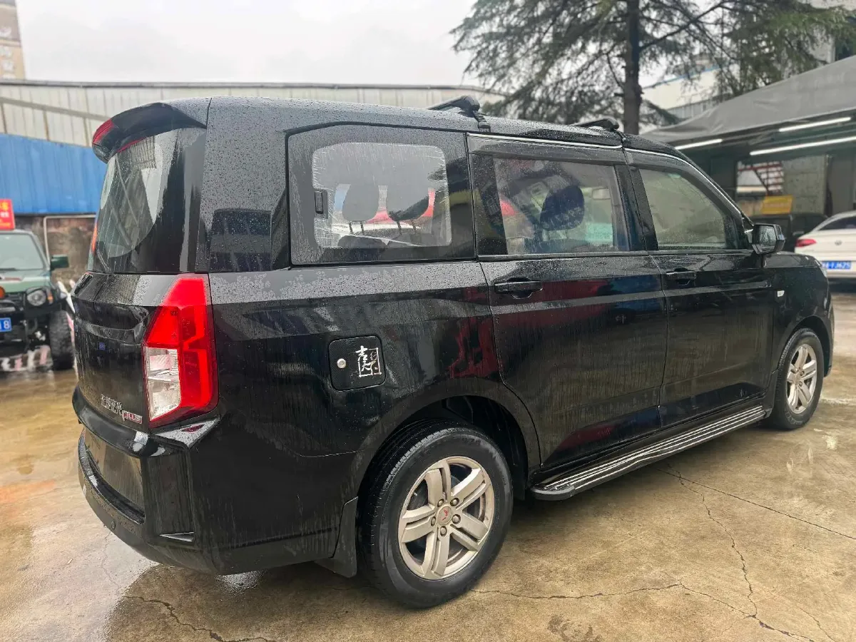 2019 WuLing HongGuang Plus 1.5T 147HP L4 6MT,autocango,china used car exporter,china ev exporter,chinese used car exporter,chinese used ev exporter
