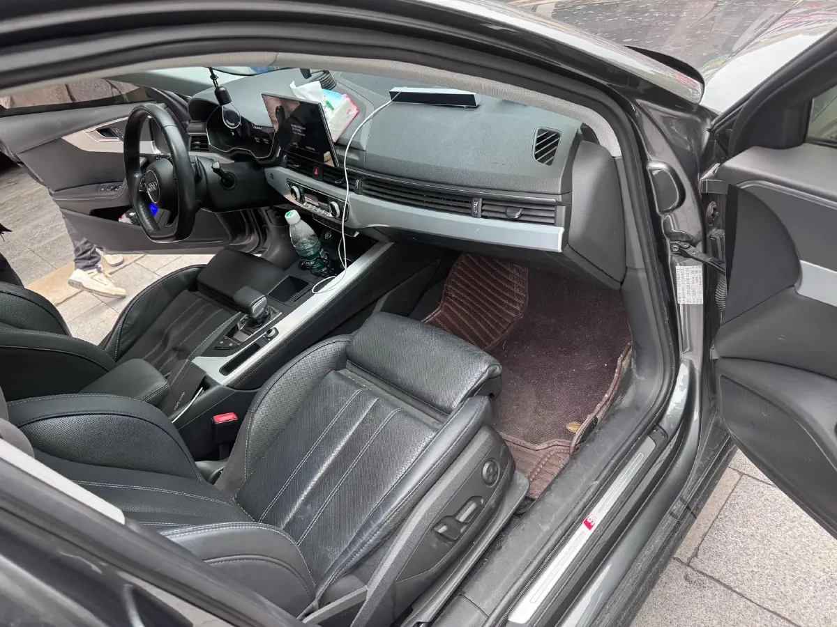 2022 Audi A4L 2.0T 190HP L4 7DCT,autocango,china used car exporter,china ev exporter,chinese used car exporter,chinese used ev exporter