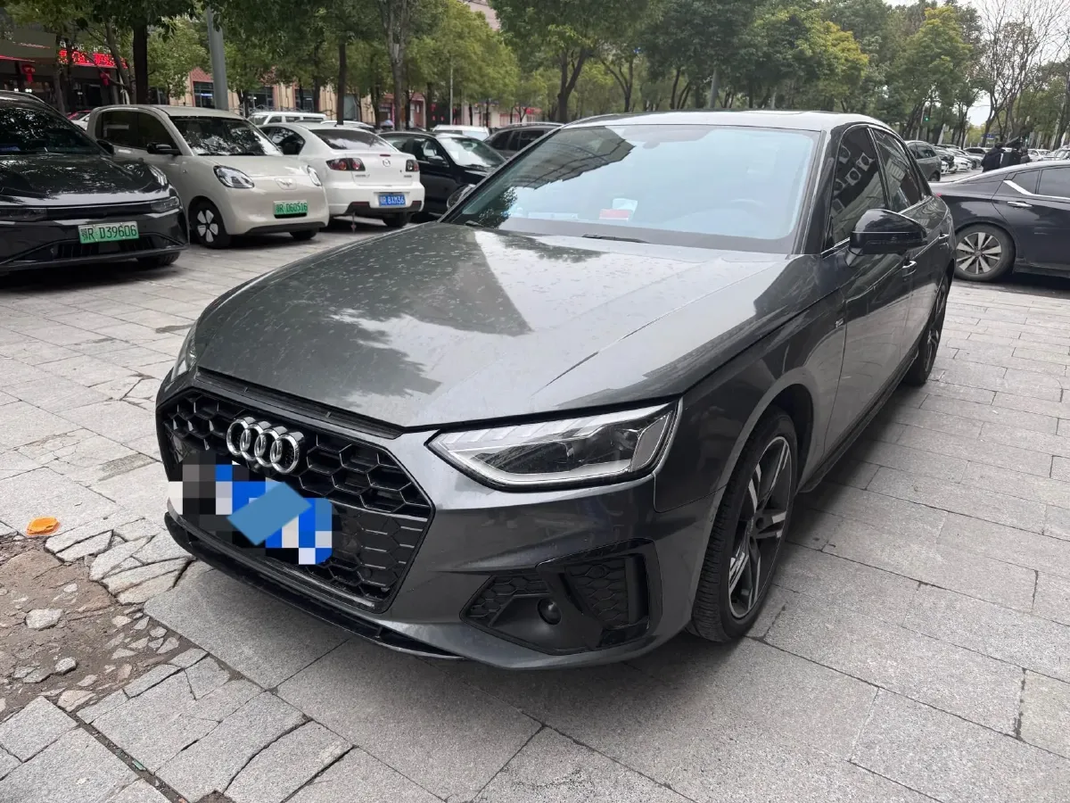 2022 Audi A4L 2.0T 190HP L4 7DCT,autocango,china used car exporter,china ev exporter,chinese used car exporter,chinese used ev exporter