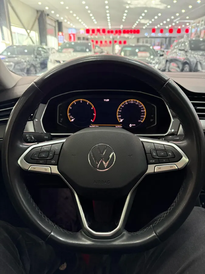 2021 Volkswagen Magotan 2.0T 186HP L4 7DCT,autocango,china used car exporter,china ev exporter,chinese used car exporter,chinese used ev exporter