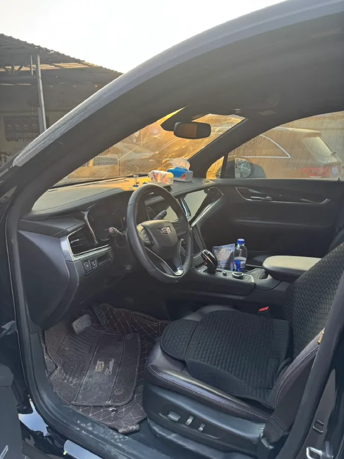 2022 Cadillac XT6 2.0T 237HP L4 9AT,autocango,china used car exporter,china ev exporter,chinese used car exporter,chinese used ev exporter