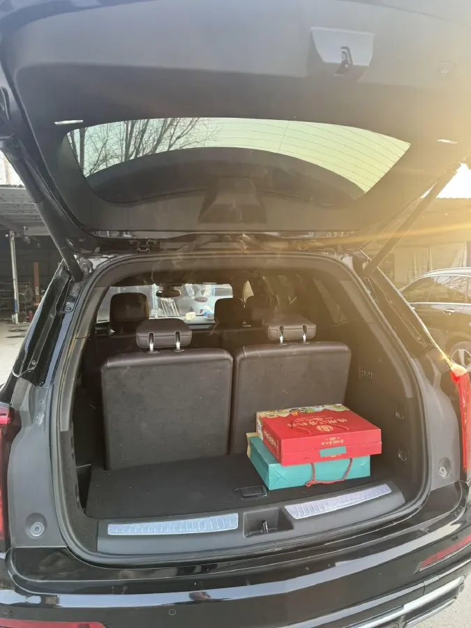 2022 Cadillac XT6 2.0T 237HP L4 9AT,autocango,china used car exporter,china ev exporter,chinese used car exporter,chinese used ev exporter