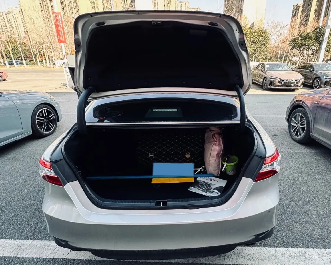 2021 Toyota Camry 2.5L 209HP L4 8AT,autocango,china used car exporter,china ev exporter,chinese used car exporter,chinese used ev exporter