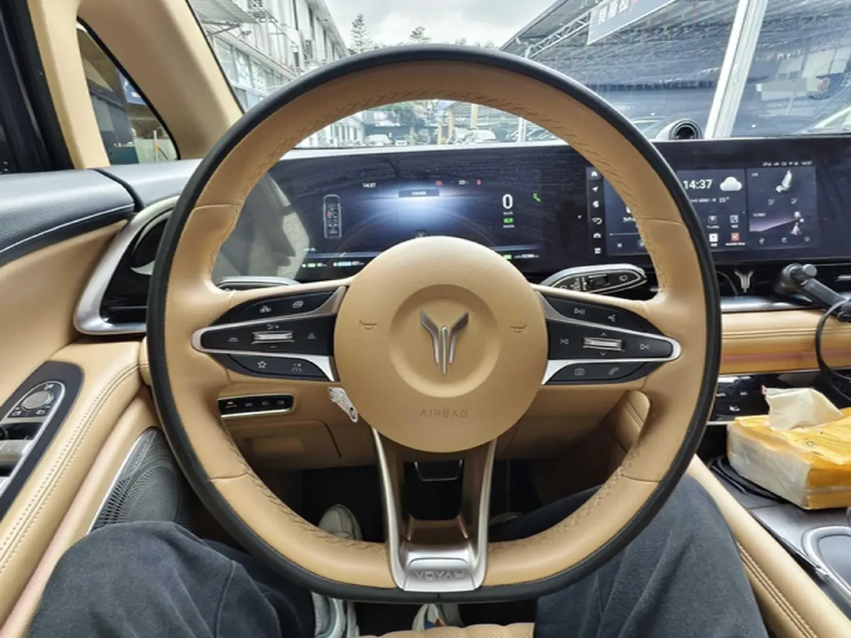 2022 Voyah Dream 1.5T 136HP L4 PHEV 25.57KWH,autocango,china used car exporter,china ev exporter,chinese used car exporter,chinese used ev exporter