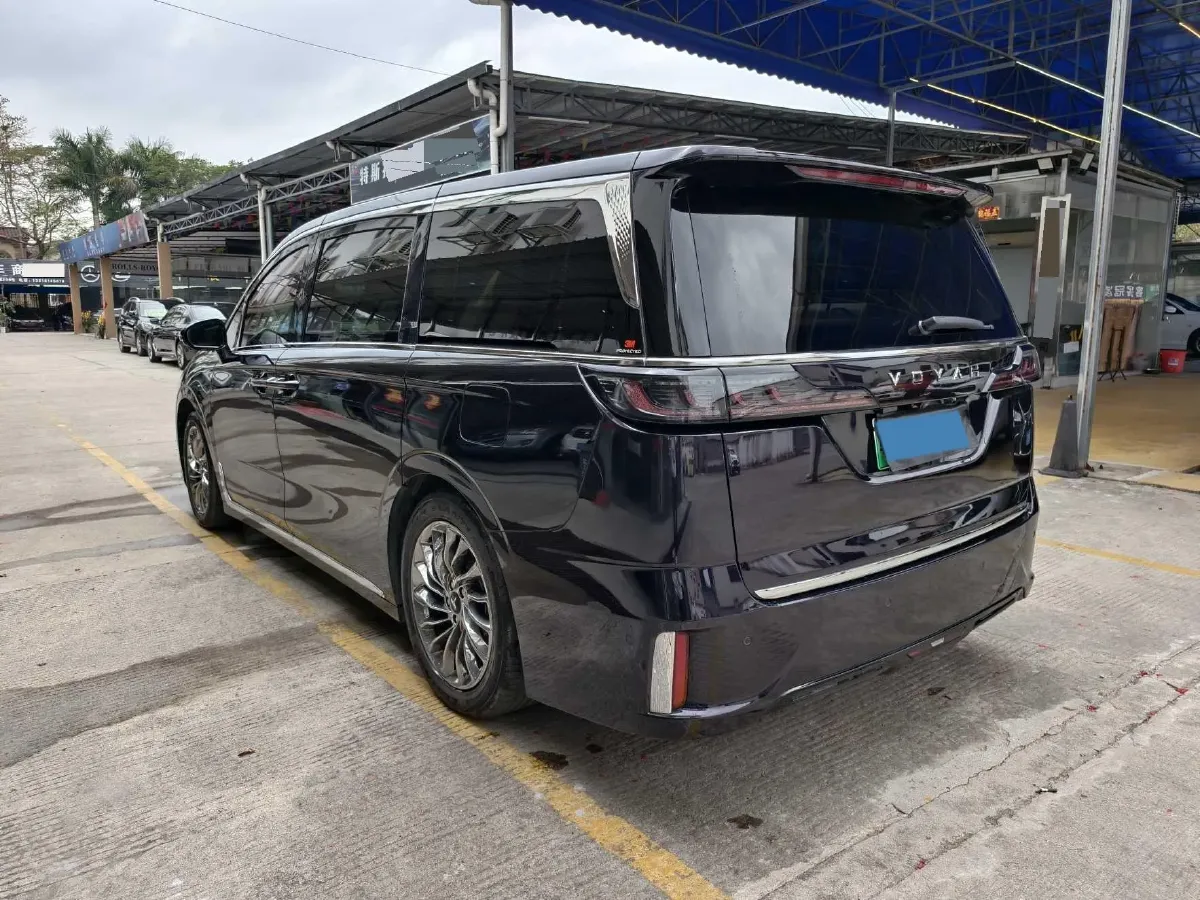 2022 Voyah Dream 1.5T 136HP L4 PHEV 25.57KWH,autocango,china used car exporter,china ev exporter,chinese used car exporter,chinese used ev exporter
