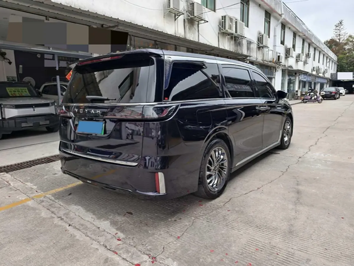2022 Voyah Dream 1.5T 136HP L4 PHEV 25.57KWH,autocango,china used car exporter,china ev exporter,chinese used car exporter,chinese used ev exporter