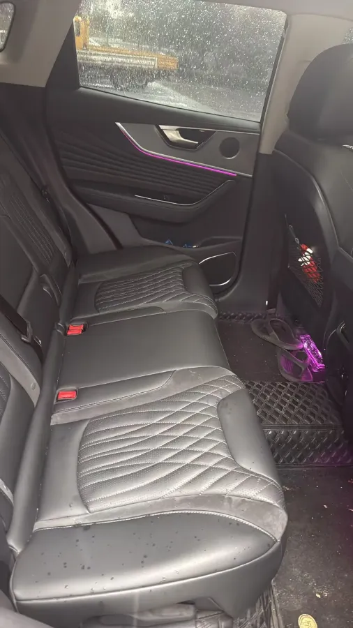 2023 HongQi HS5 2.0T 252HP L4 8AT,autocango,china used car exporter,china ev exporter,chinese used car exporter,chinese used ev exporter