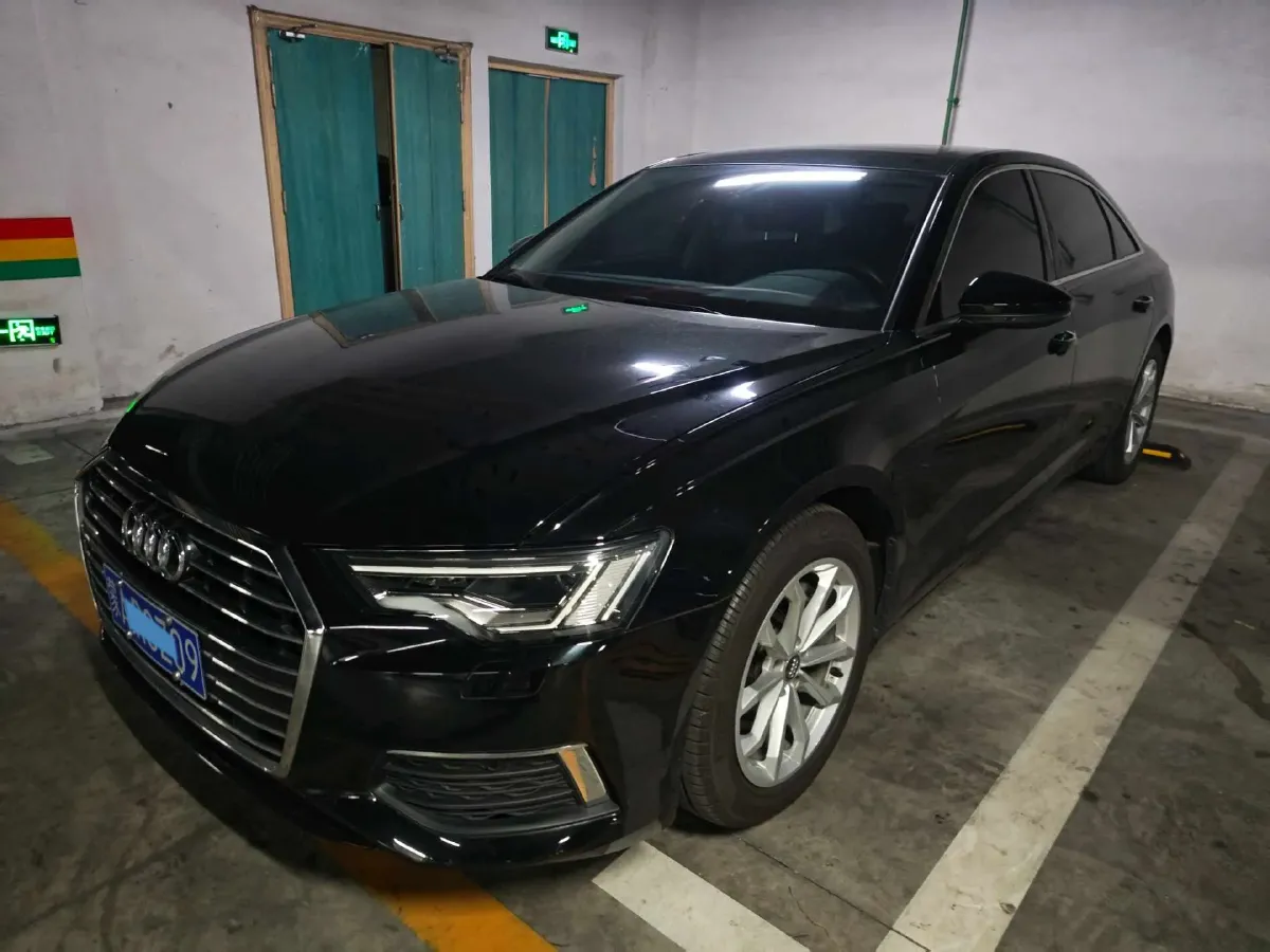 2021 Audi A6L 2.0T 190HP L4 7DCT,autocango,china used car exporter,china ev exporter,chinese used car exporter,chinese used ev exporter