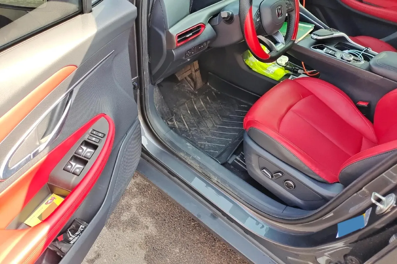 2020 ChangAn UNI-T 1.5T 180HP L4 7DCT,autocango,china used car exporter,china ev exporter,chinese used car exporter,chinese used ev exporter