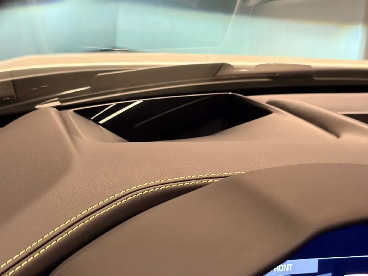 2023 Ferrari Purosangue 6.5L 725HP V12 8DCT,autocango,china used car exporter,china ev exporter,chinese used car exporter,chinese used ev exporter