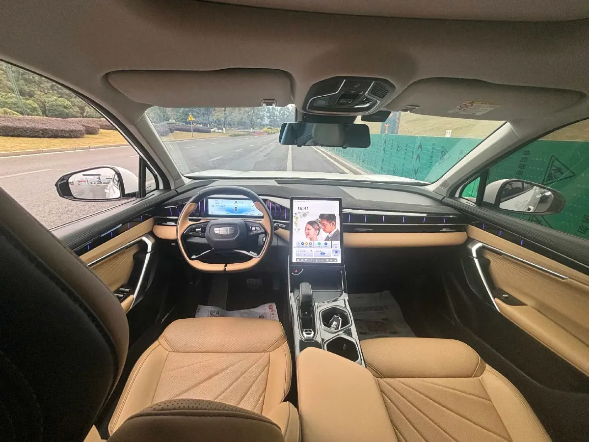 2023 Geely StarRay 1.5T 181HP L4 7DCT,autocango,china used car exporter,china ev exporter,chinese used car exporter,chinese used ev exporter