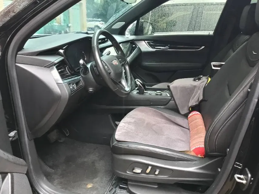 2022 Cadillac XT6 2.0T 237HP L4 9AT,autocango,china used car exporter,china ev exporter,chinese used car exporter,chinese used ev exporter