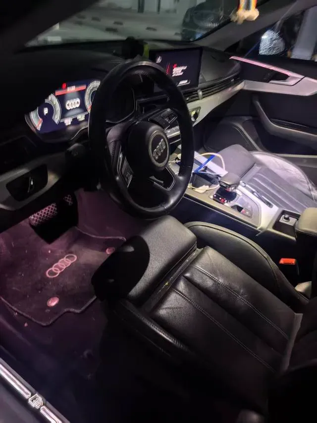 2020 Audi A4L 2.0T 190HP L4 7DCT,autocango,china used car exporter,china ev exporter,chinese used car exporter,chinese used ev exporter