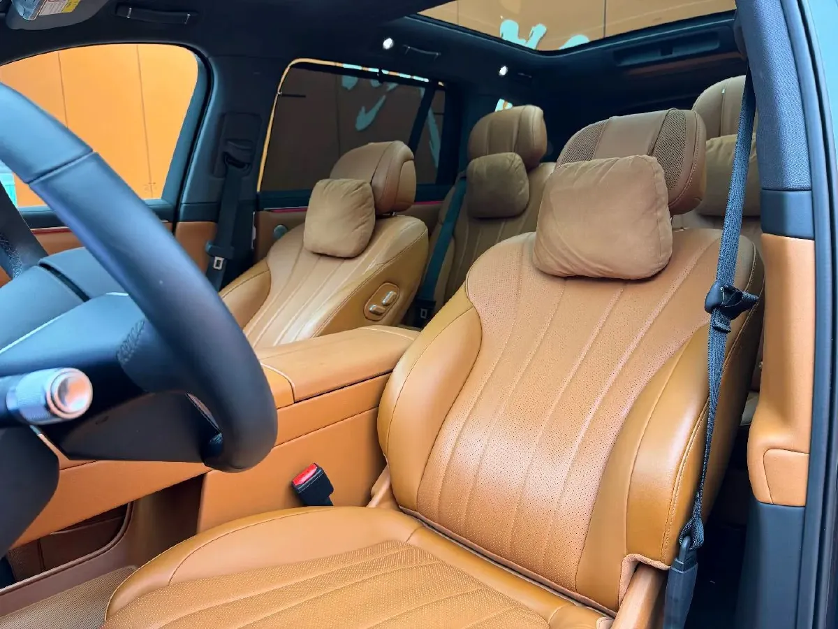 2025 AITO AITO M8 REEV 160HP REEV 53.4KWH,autocango,china used car exporter,china ev exporter,chinese used car exporter,chinese used ev exporter